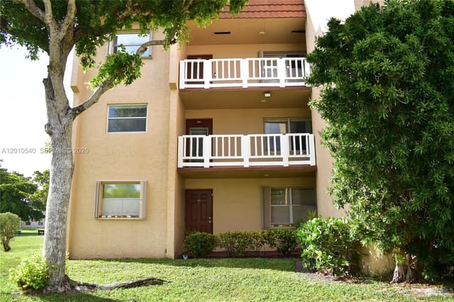 9321 Sunrise Lakes Boulevard 201, Sunrise Lakes Phase3, Sunrise, FL
