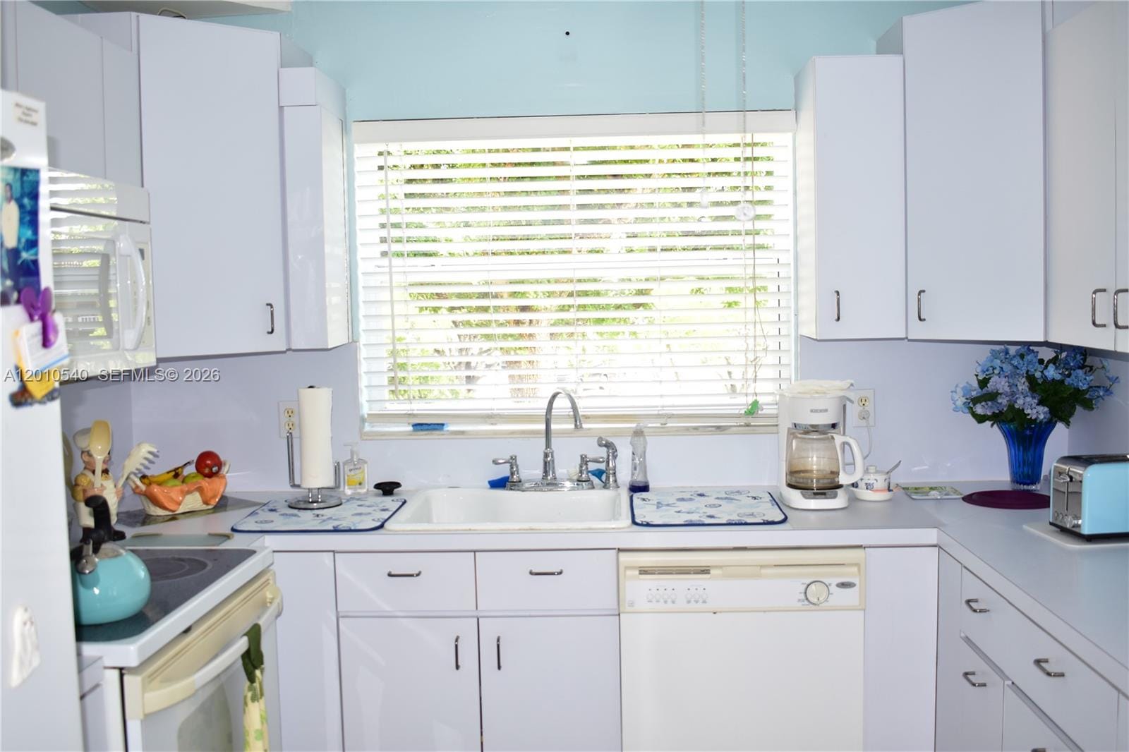 9321 Sunrise Lakes Boulevard 201, Sunrise, FL 33322 photo 3