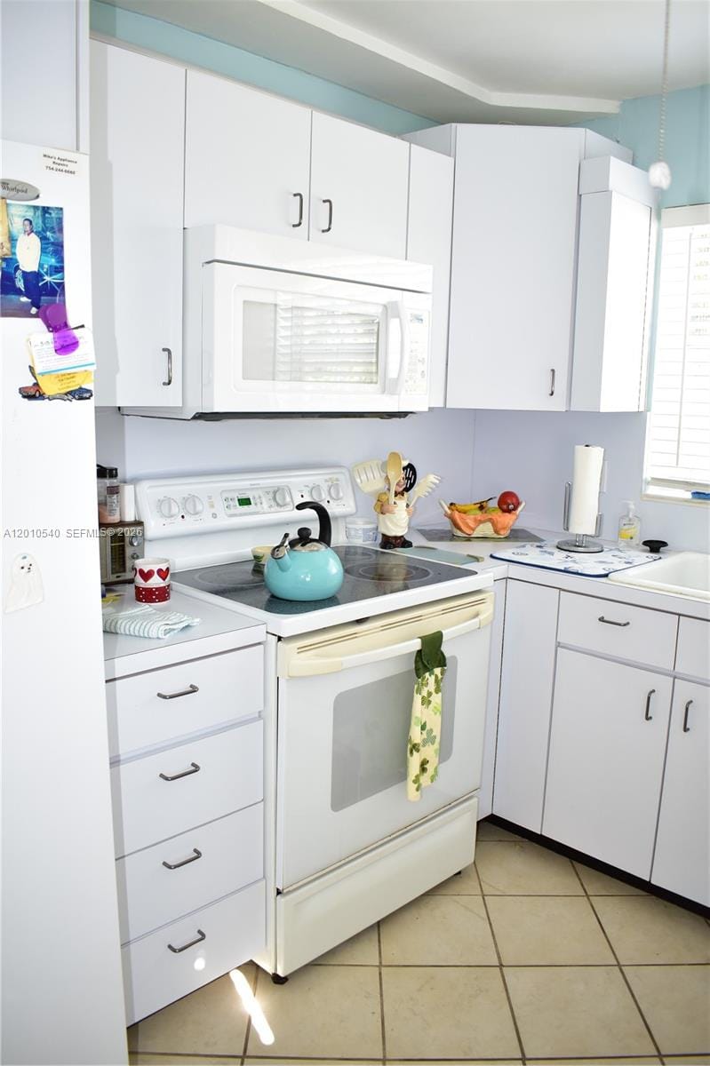 9321 Sunrise Lakes Boulevard 201, Sunrise, FL 33322 photo 4