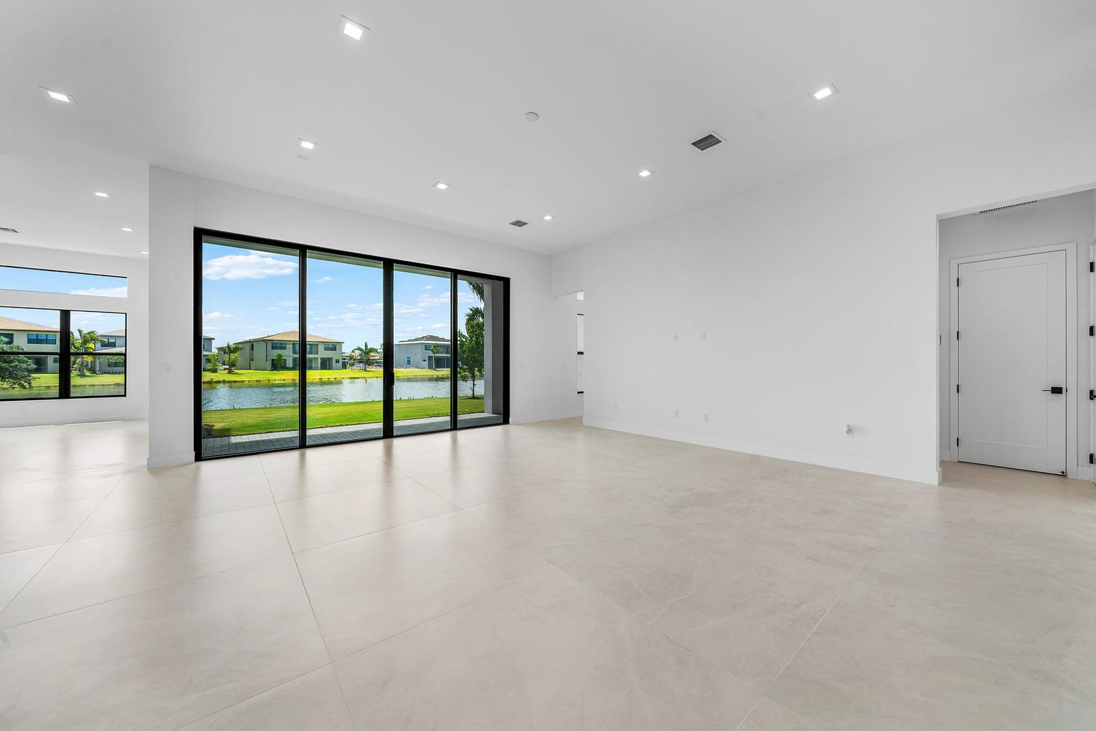 9516 Riverside Park Drive — photo 10