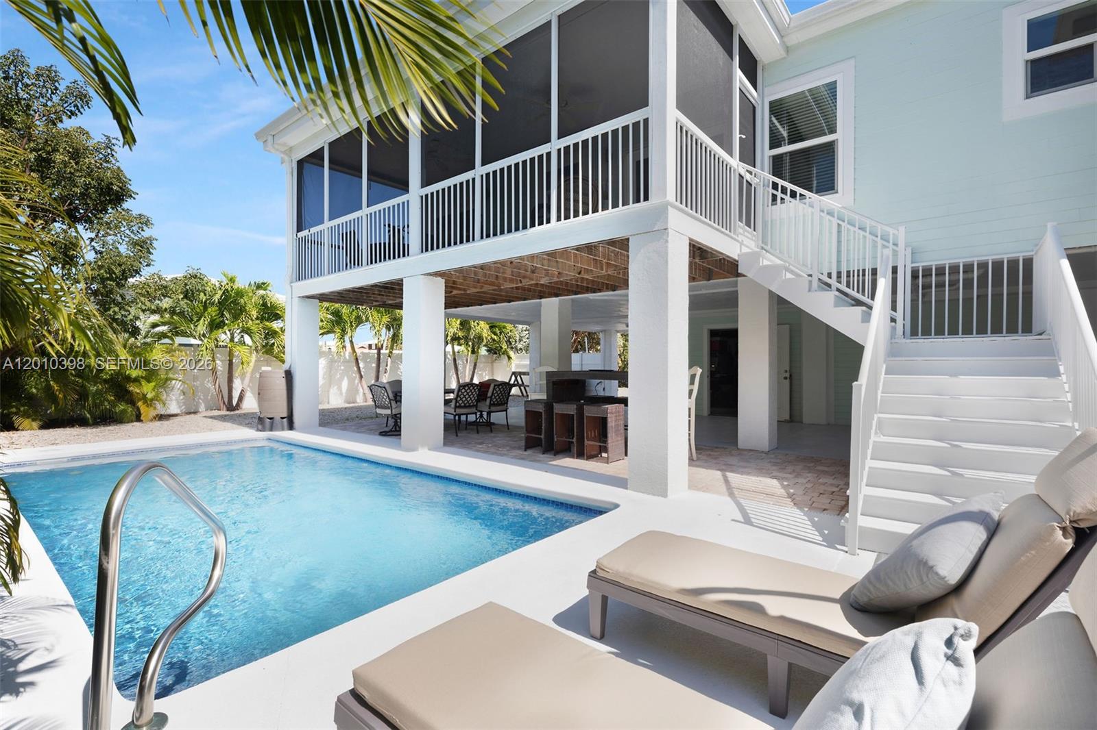 320 Calzada De Bougainville, Marathon, FL 33050, Marathon
