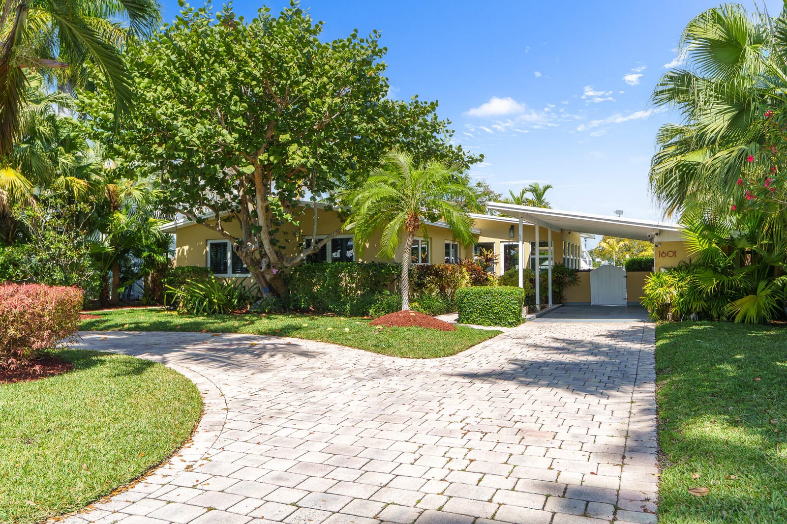 1601 SE 12th Court, Fort Lauderdale, FL 33316