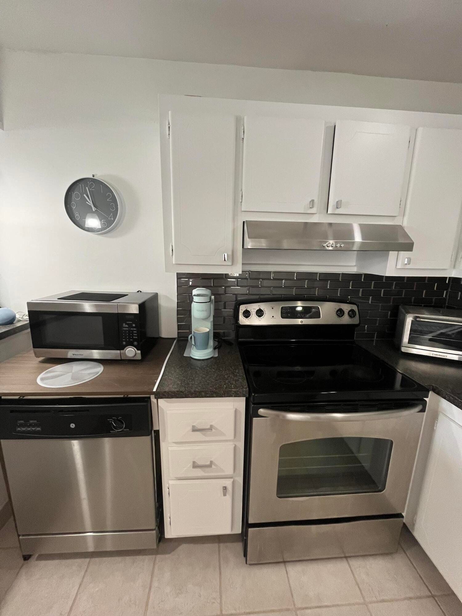 114 Waterford E 114 — photo 3