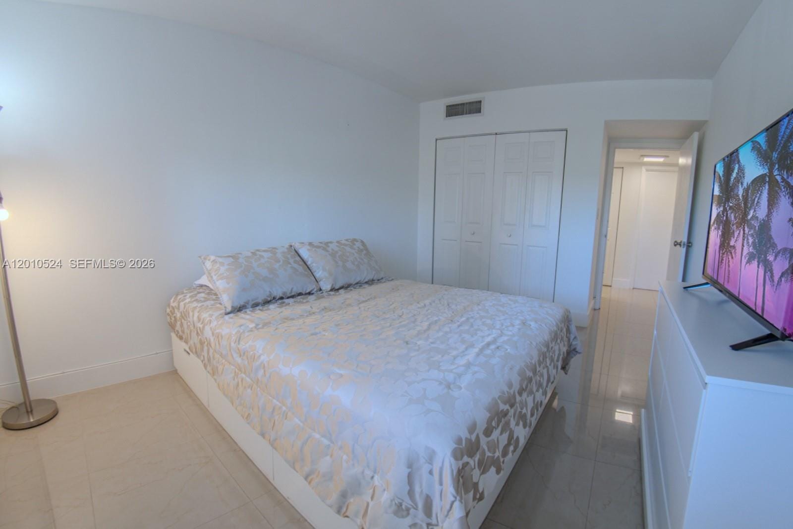 20100 W Country Club Drive 504, Aventura, FL 33180 photo 13