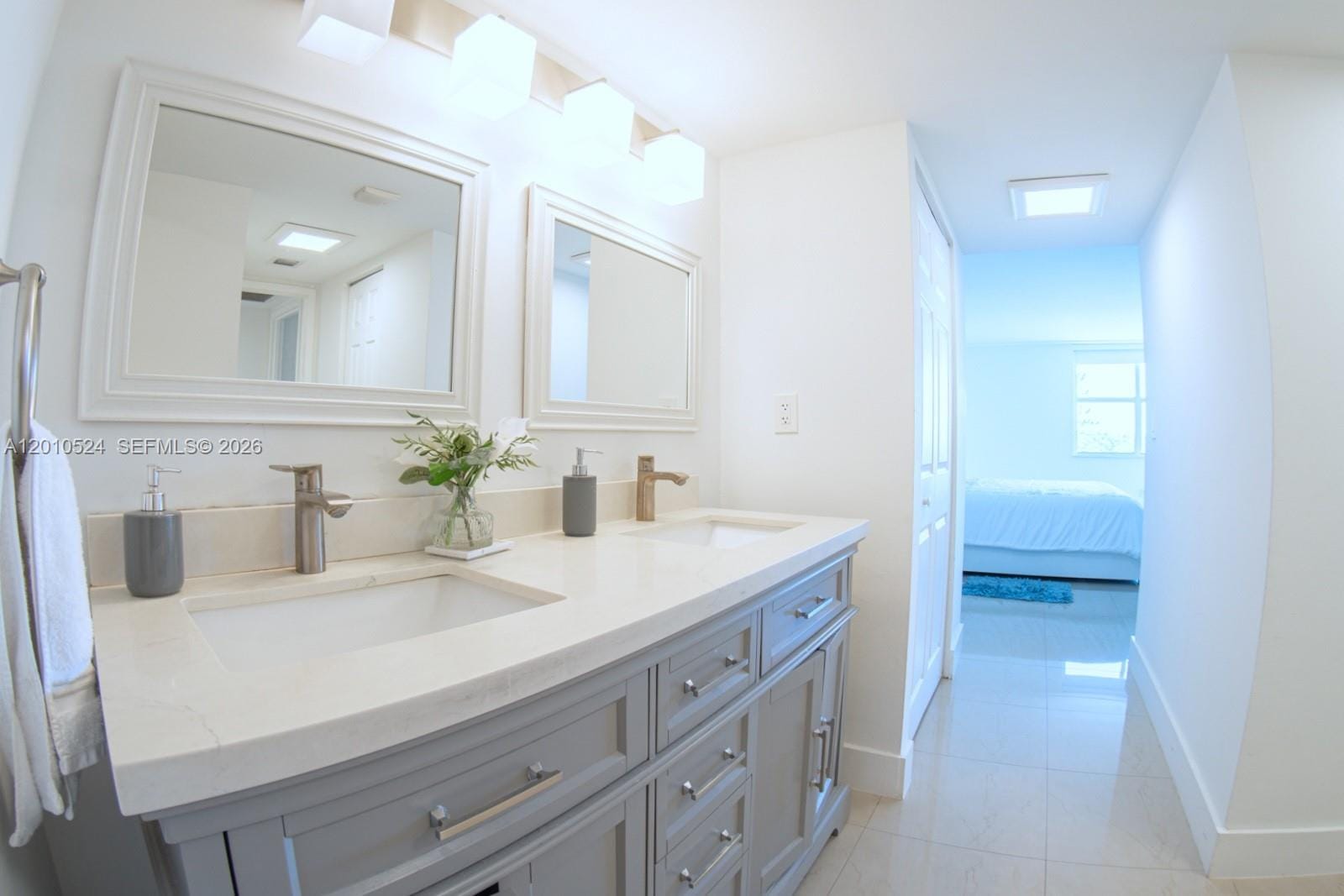 20100 W Country Club Drive 504, Aventura, FL 33180 photo 17