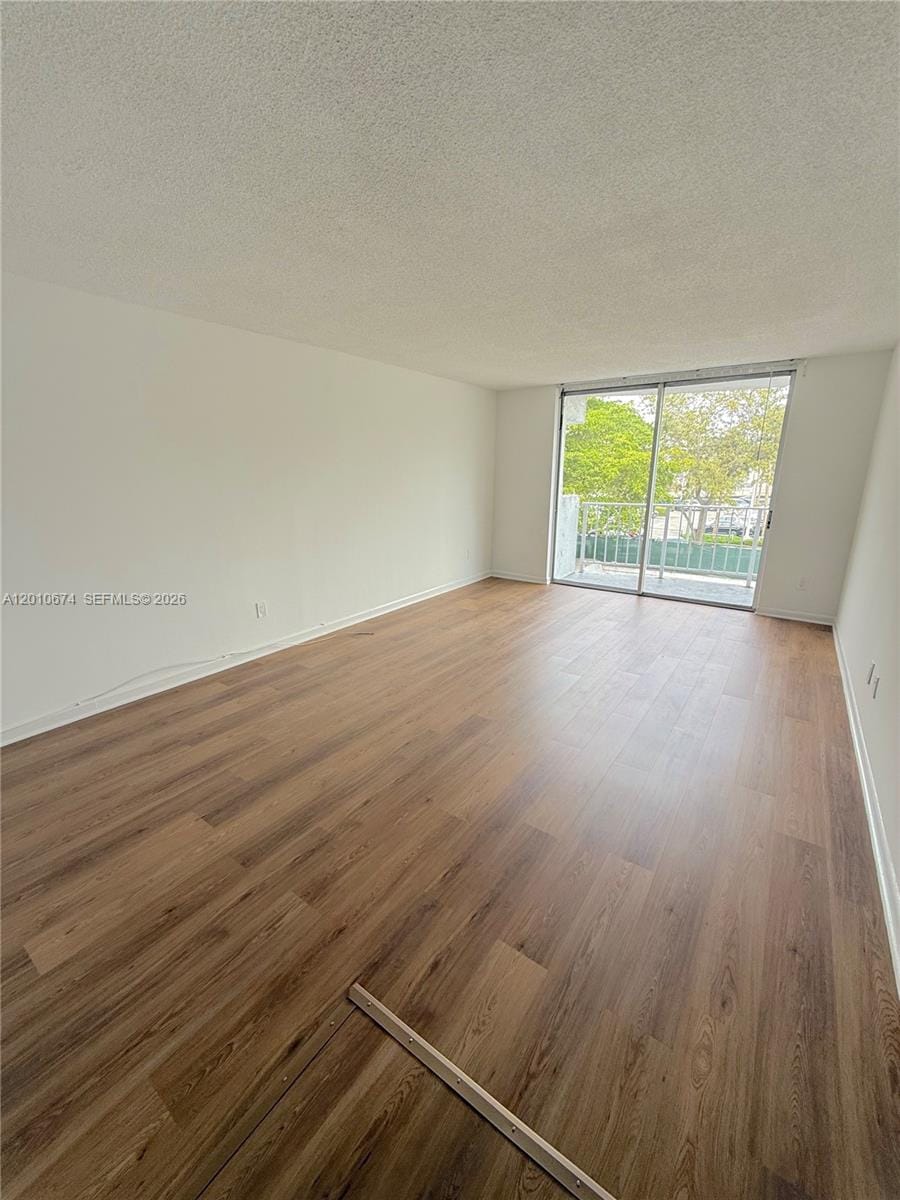 482 NW 165th St Road A-307, Miami, FL 33169 photo 2