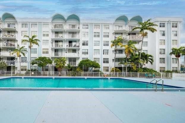 482 NW 165th St Road A-307, Miami, FL 33169 photo 17