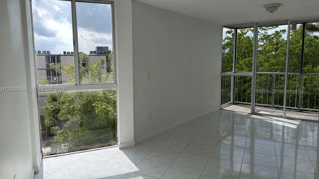 6995 NW 186th Street E507, Hialeah, FL 33015, Hialeah
