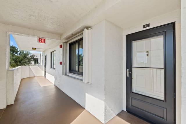 3138 Via Poinciana 410, sold in Grandview At Spring Lakes, Lake Worth, FL