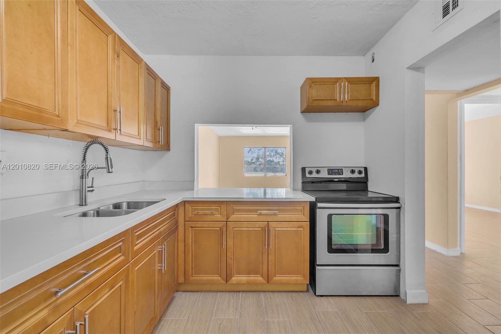18900 NE 3rd Court 520, Miami, FL 33179 photo 2