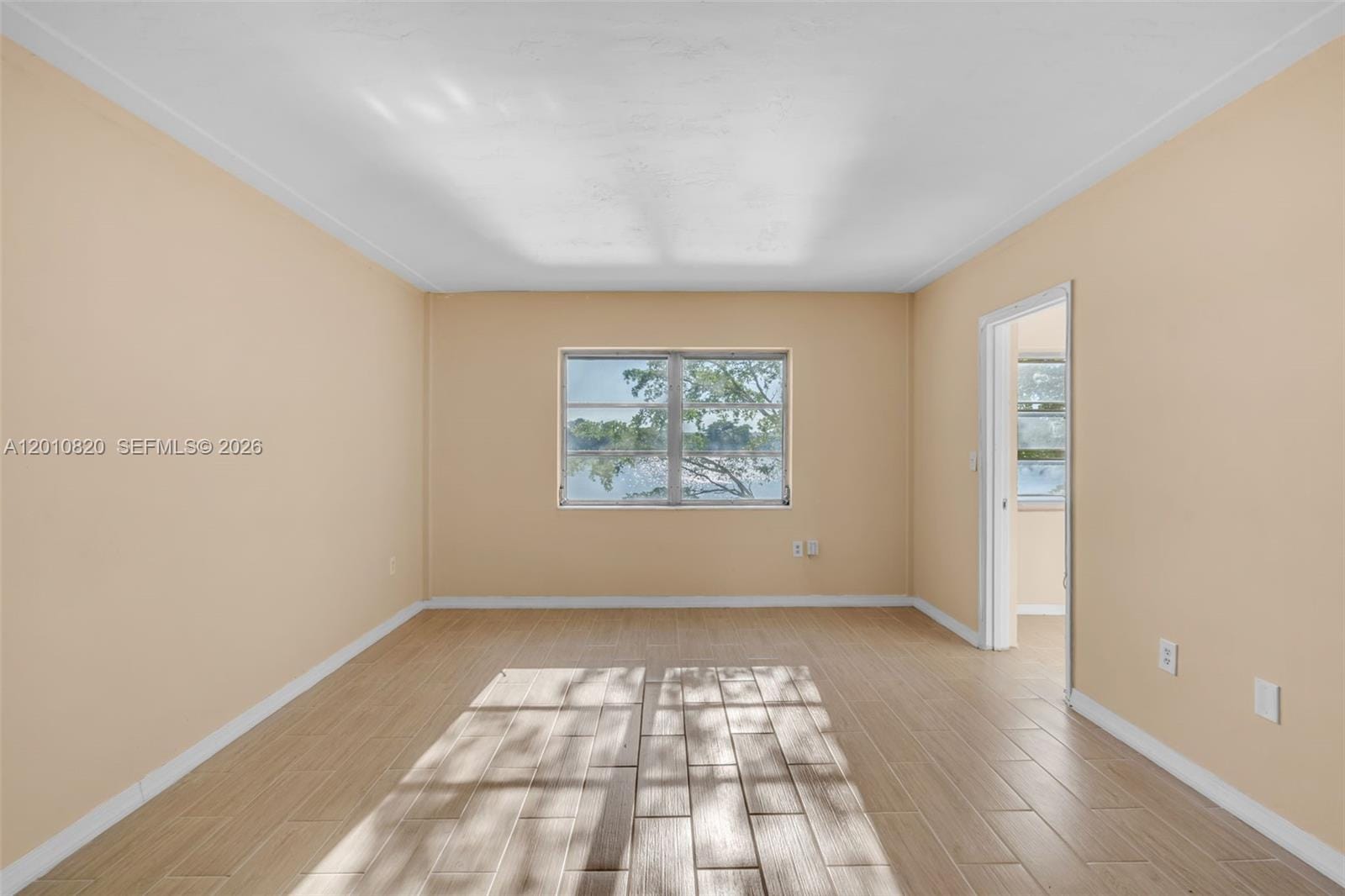18900 NE 3rd Court 520, Miami, FL 33179 photo 4