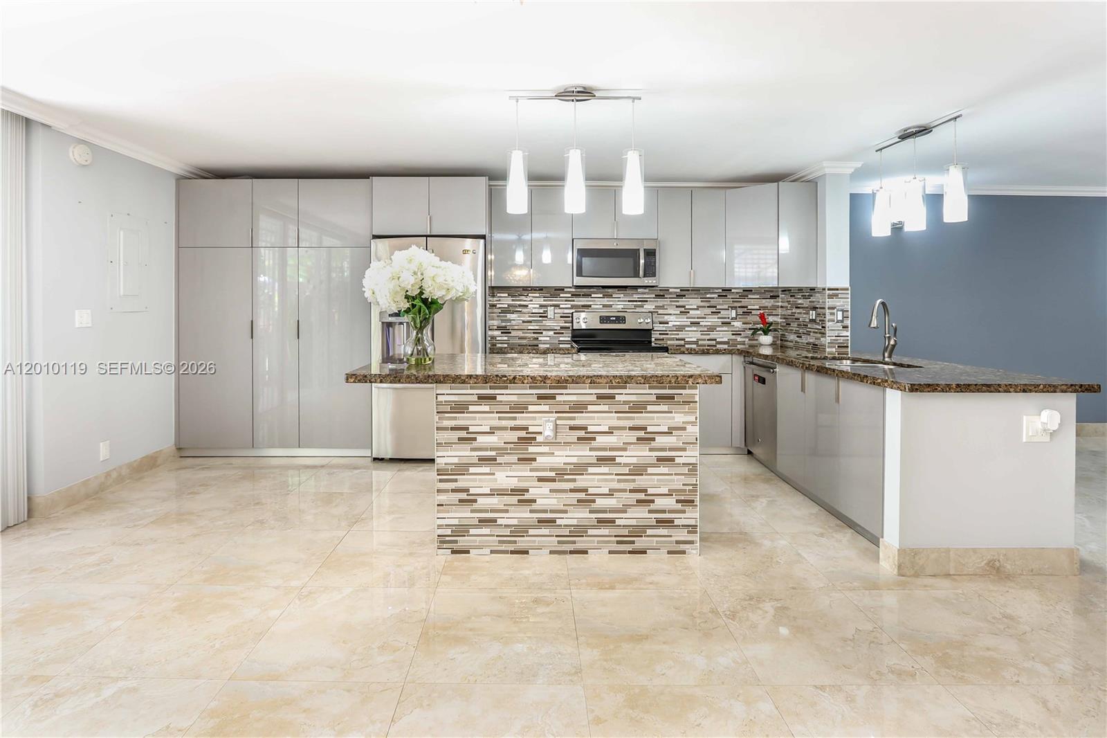 928 NE 27th Avenue, Hallandale Beach, FL 33009, Hallandale Beach