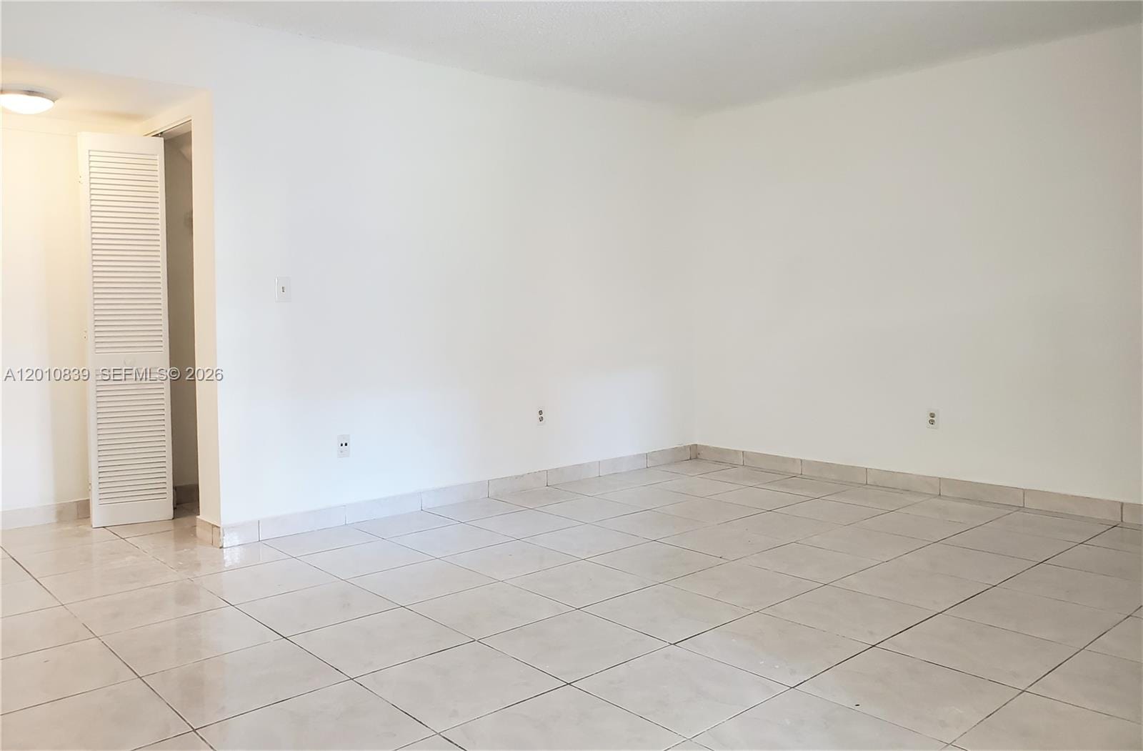10020 NW 9th St Circle 102 — photo 4