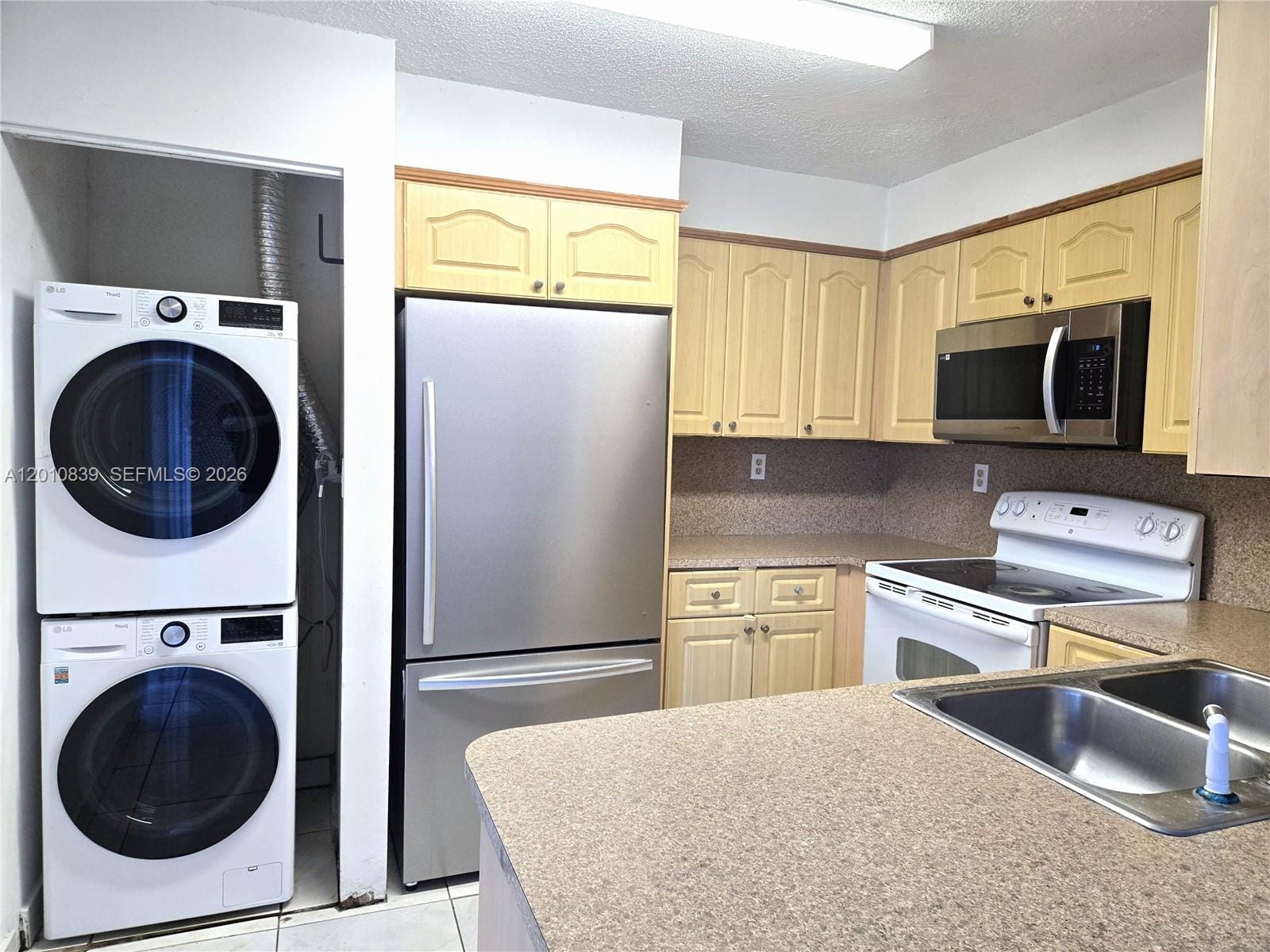10020 NW 9th St Circle 102 — photo 5