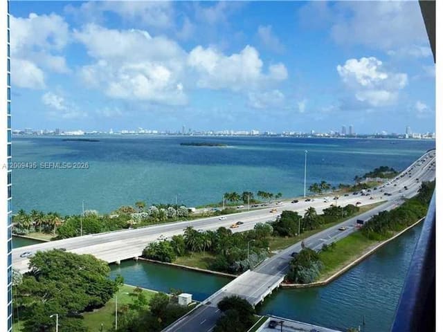 600 NE 36th Street 1109, Charter Club, Miami, FL