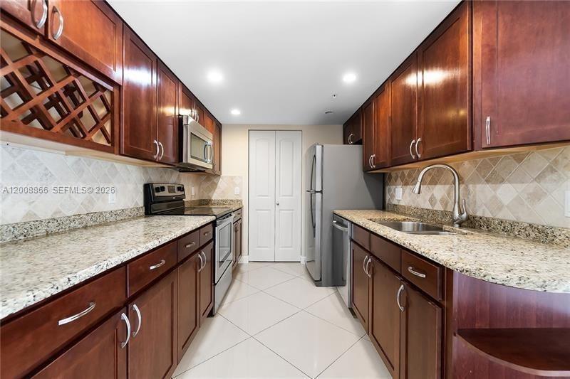 4197 N Haverhill Road 213, West Palm Beach, FL 33417, West Palm Beach