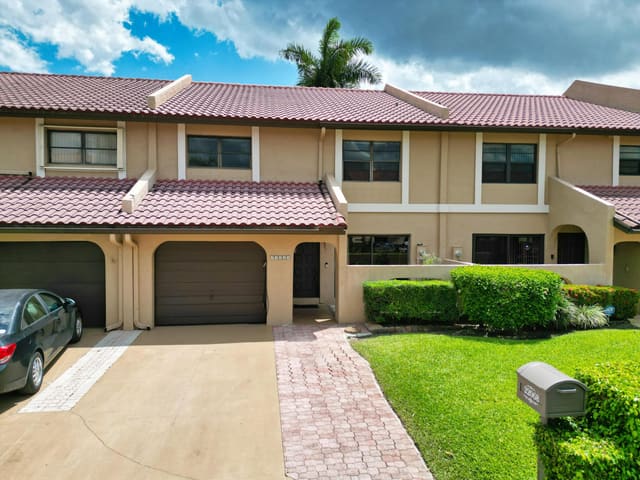 22068 Las Brisas Circle, sold in Las Brisas, Fort Lauderdale, FL
