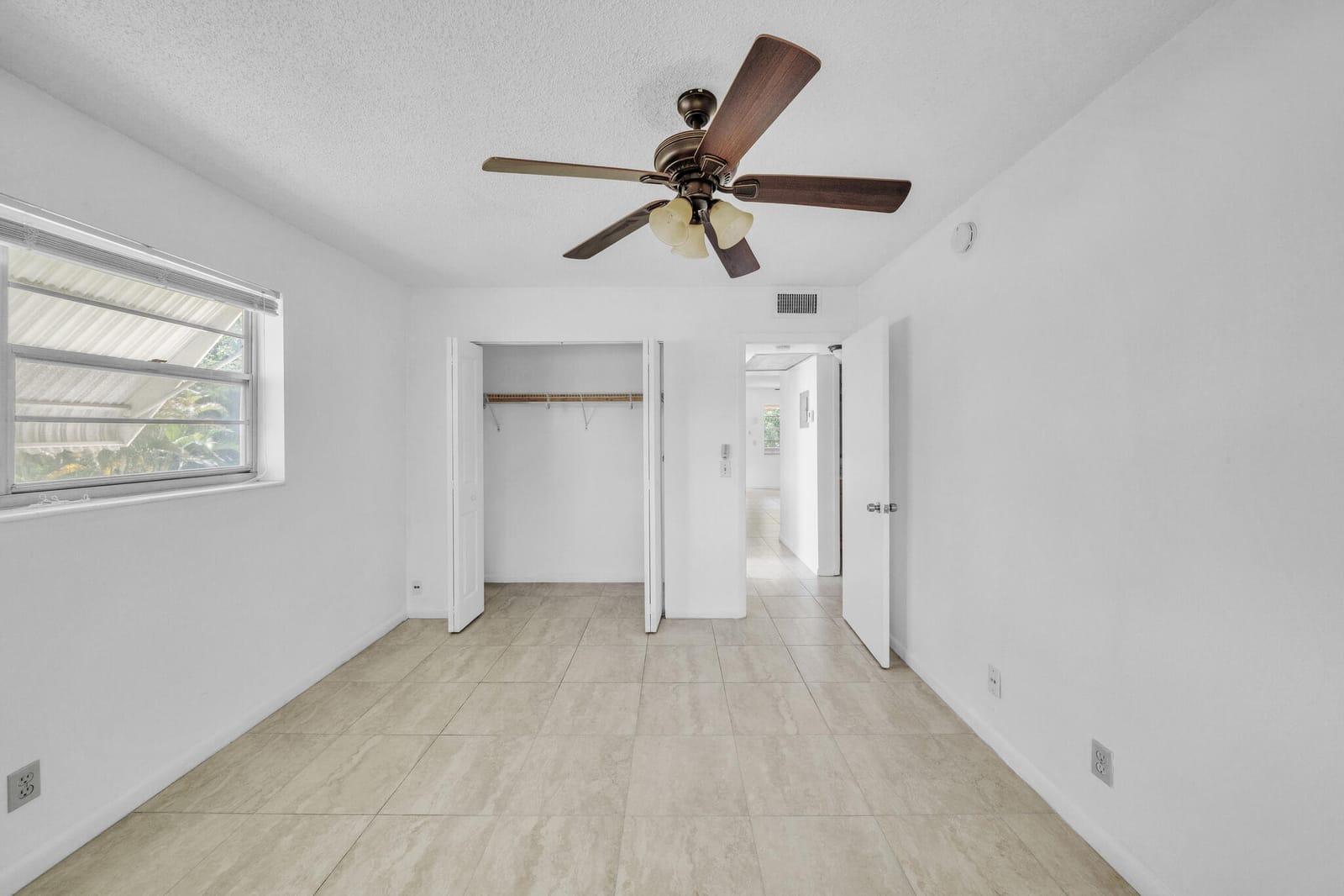 89 Canterbury D, West Palm Beach, FL 33417 photo 16