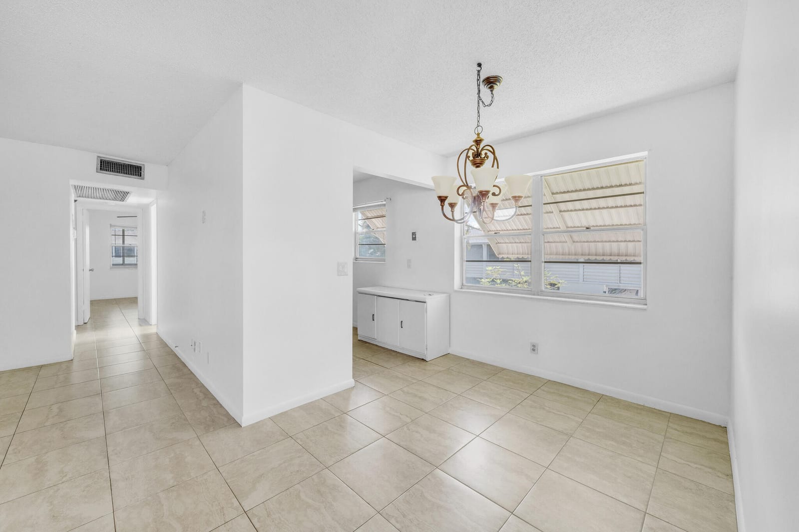 89 Canterbury D — photo 4