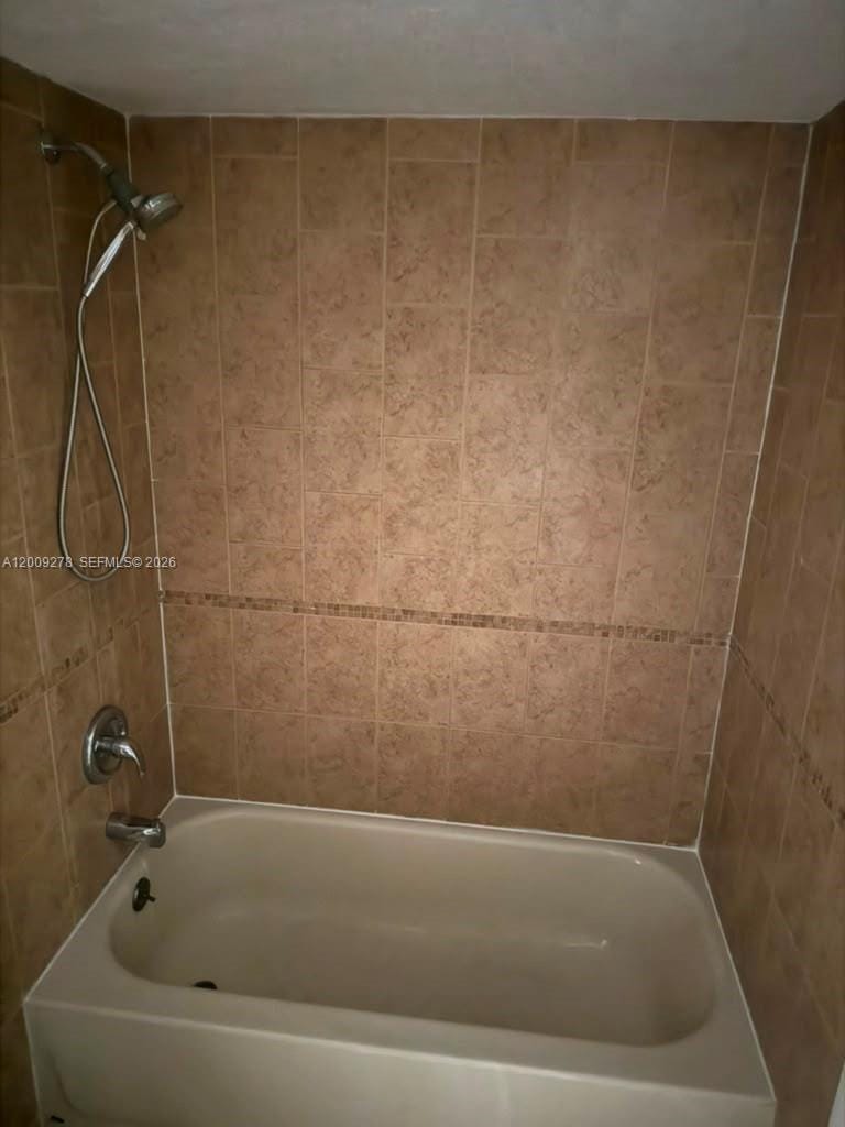 8425 NW 8th Street 306 — photo 5