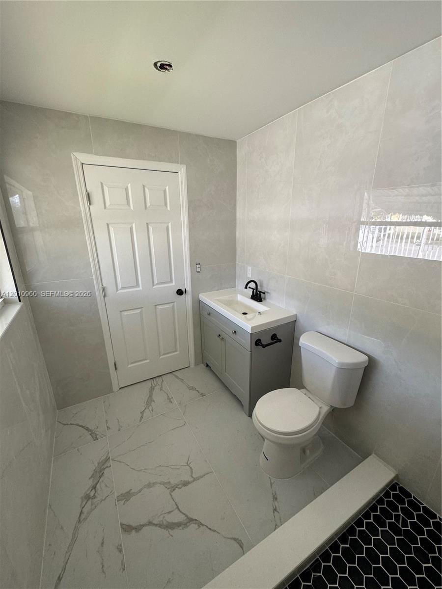 1858 NW 69th Terrace — photo 3