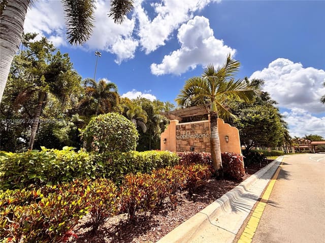 454 SW 147th Avenue 4601, Pembroke Pines, FL 33027