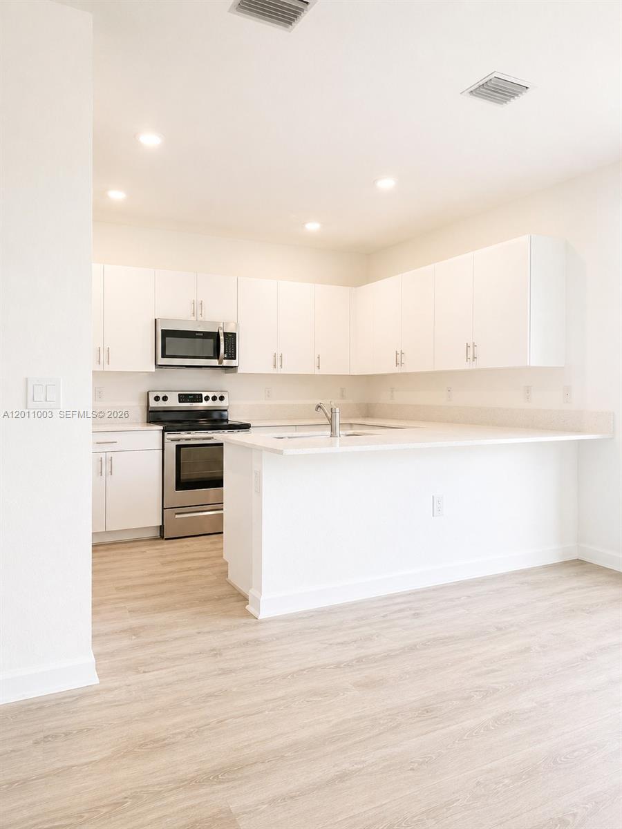 925 NE 211th Street 925, Miami, FL 33179, Miami