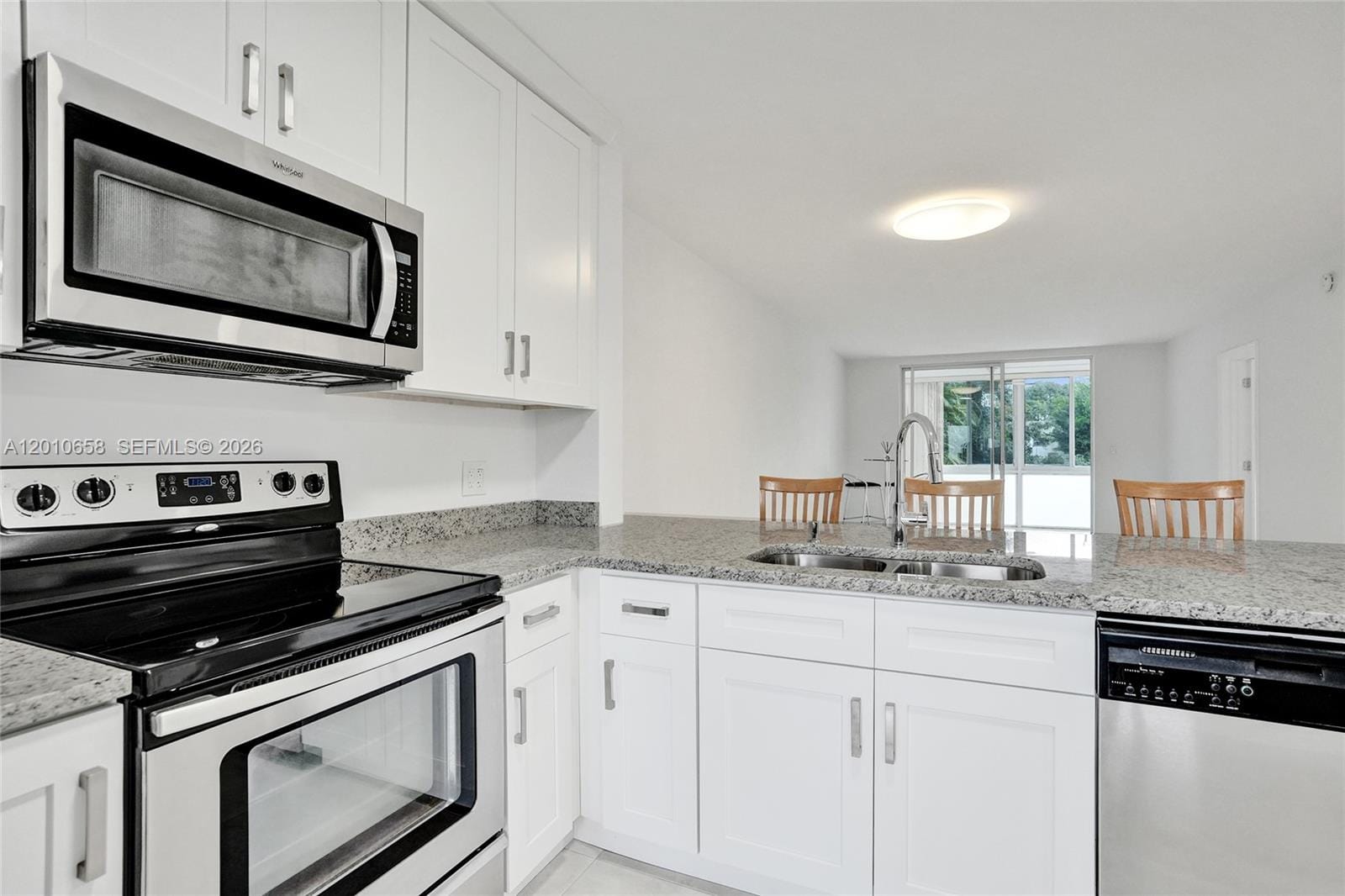 5950 Del Lago Circle 104, Sunrise, FL 33313 photo 15
