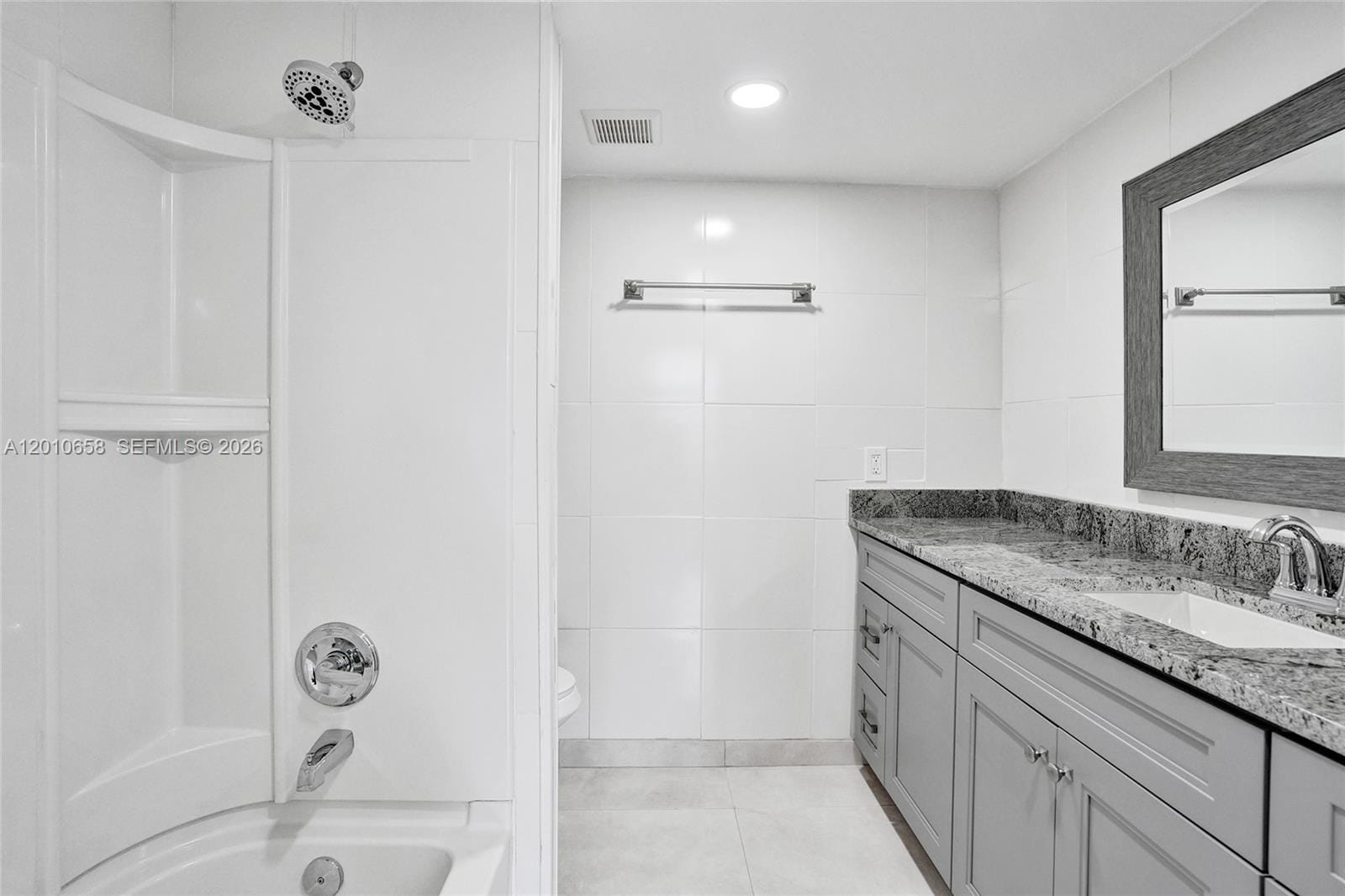 5950 Del Lago Circle 104, Sunrise, FL 33313 photo 5