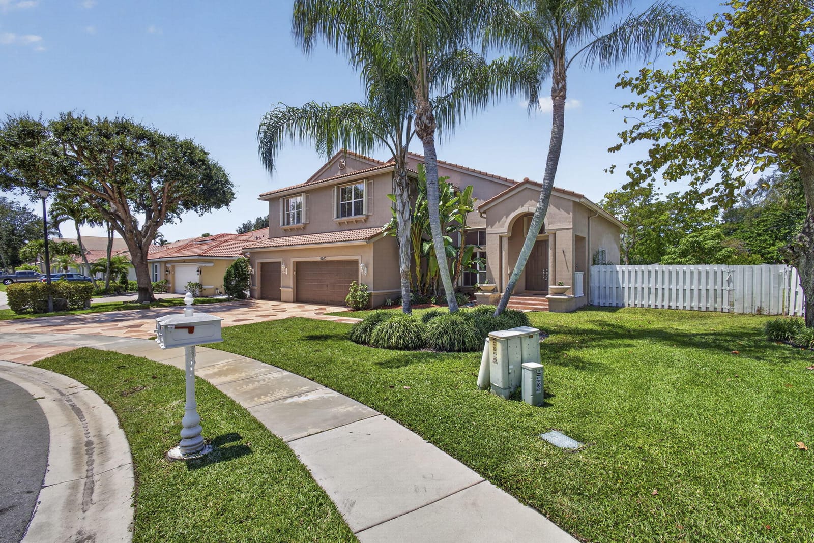 6263 Shadow Tree Lane — photo 3