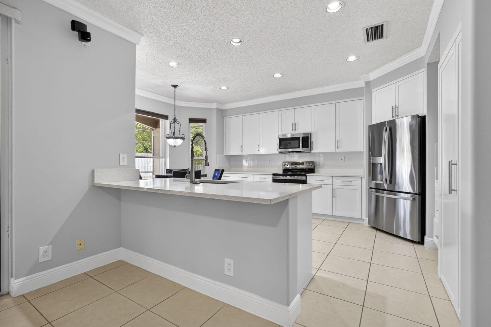 6263 Shadow Tree Lane — photo 9