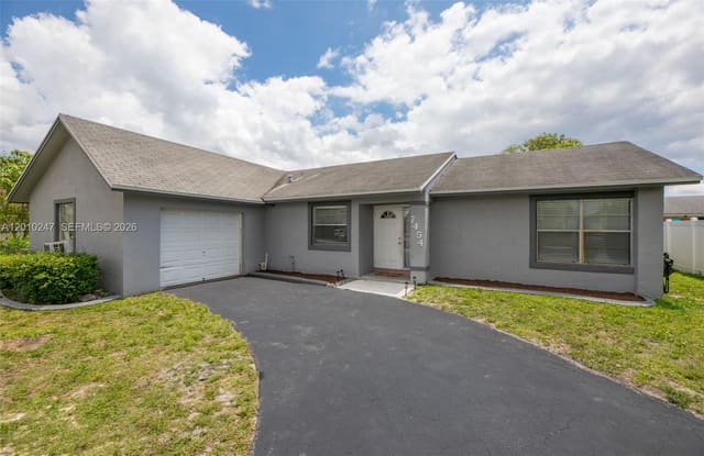 7454 NW 48th Place, Lauderhill, FL 33319