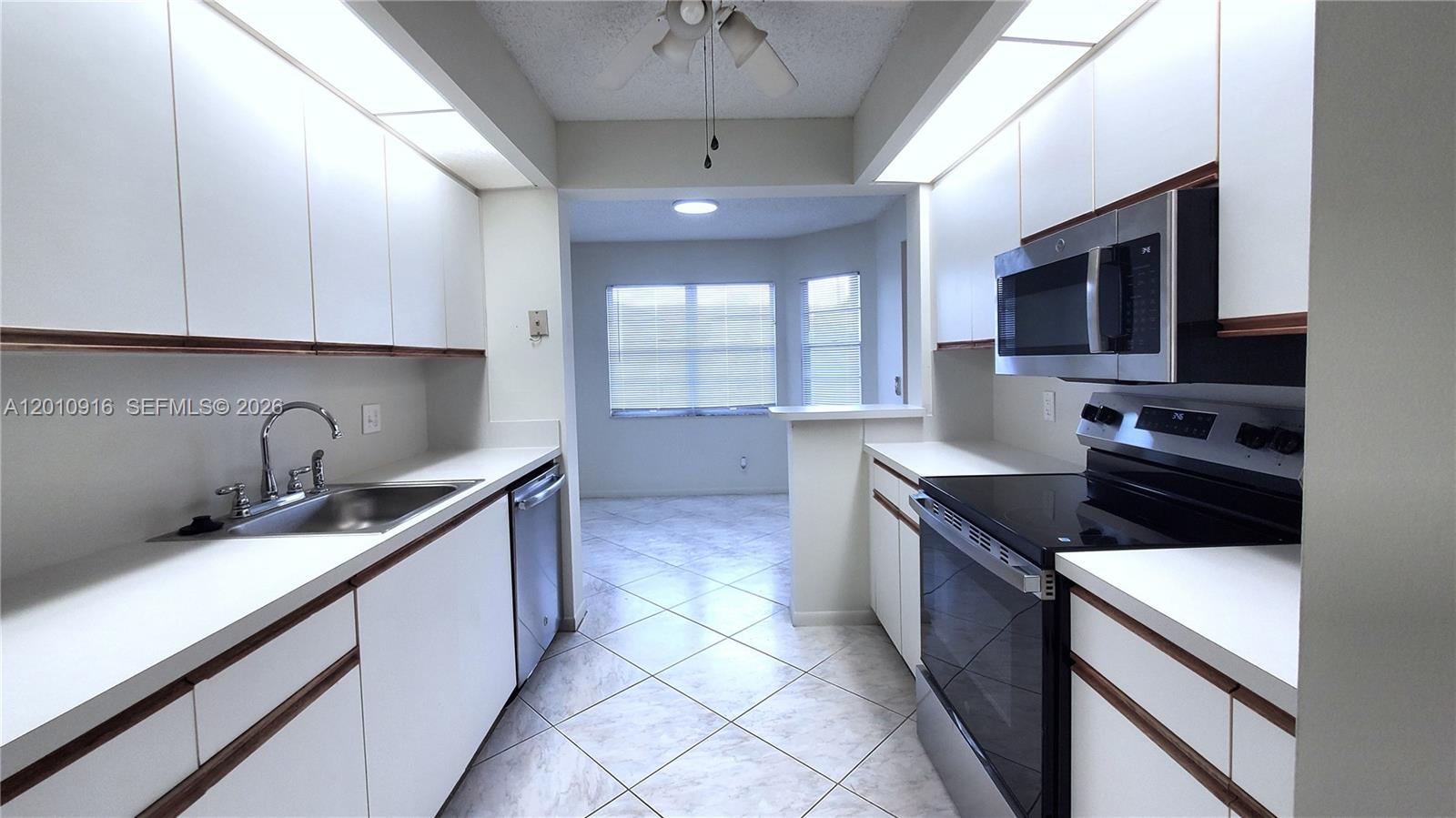 901 SW 128th Avenue 311E, Pembroke Pines, FL 33027, Pembroke Pines