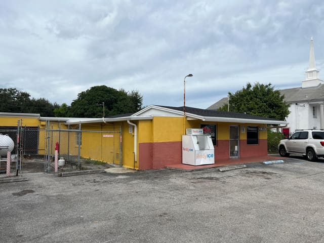 2393 N Military Trail, Schall Circle, FL 33409