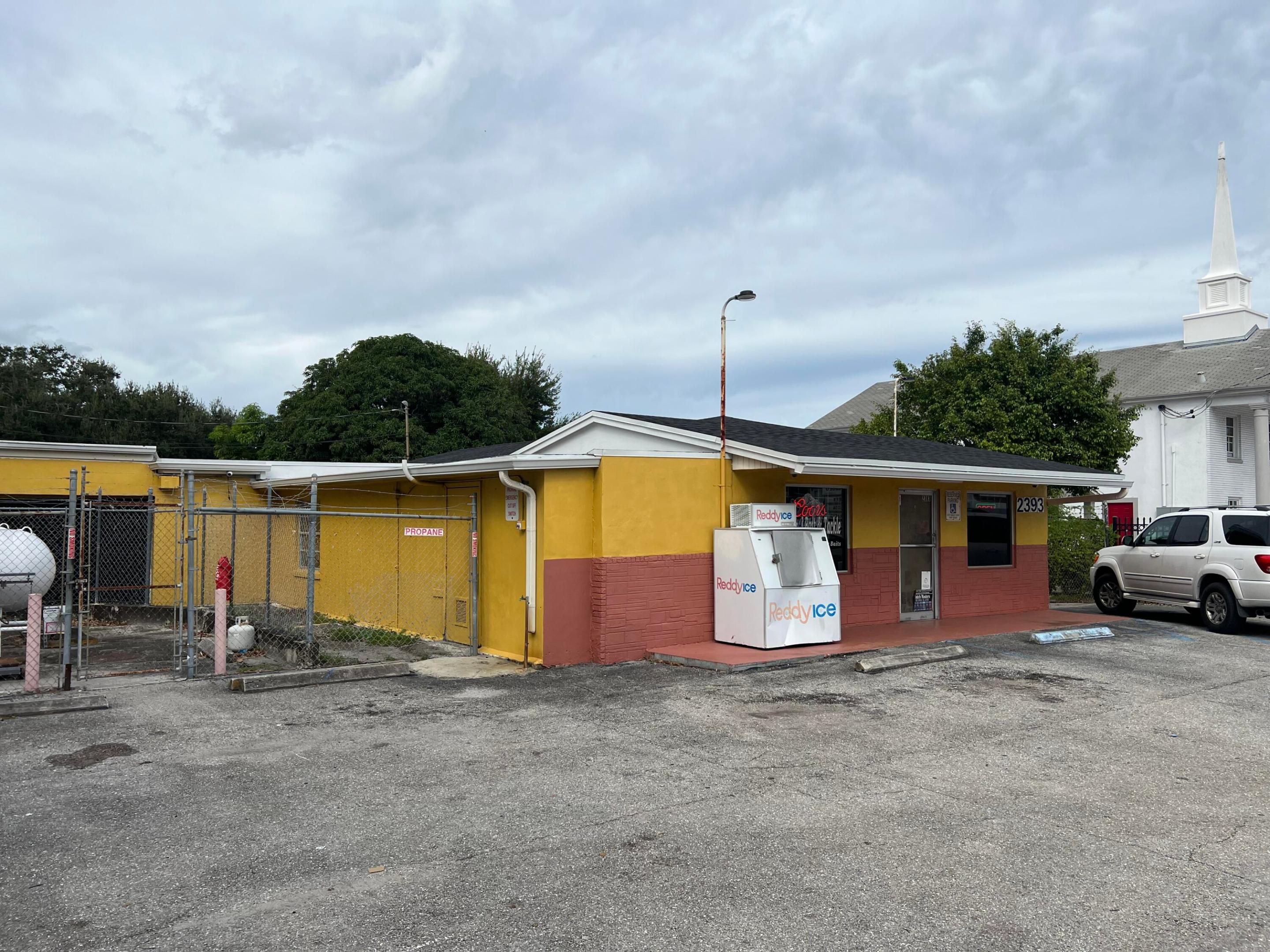 2393 N Military Trail, Schall Circle, FL 33409, West Palm Beach