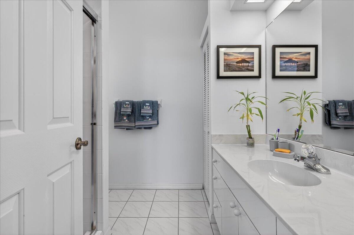 1827 Aynsley Way 4, Vero Beach, FL 32966 photo 18