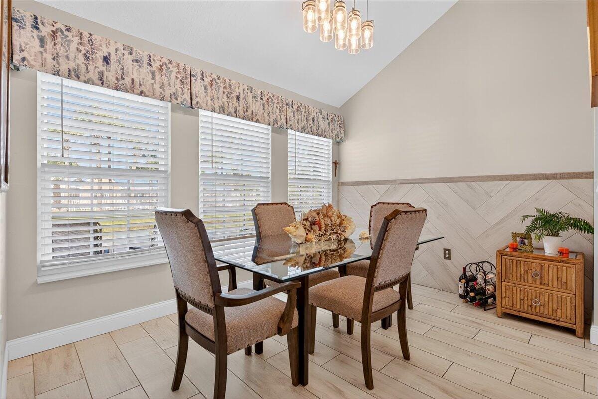 1827 Aynsley Way 4 — photo 9