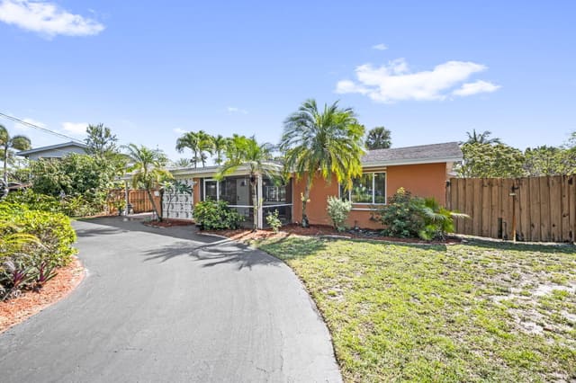 1020 NW 45th Avenue, sold in Edgefield 1st Sec, Coconut Creek, FL