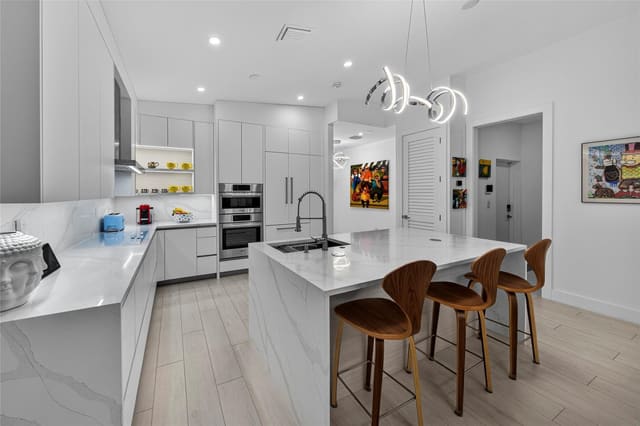 21 NE 25th Street, Wilton Manors, FL 33305