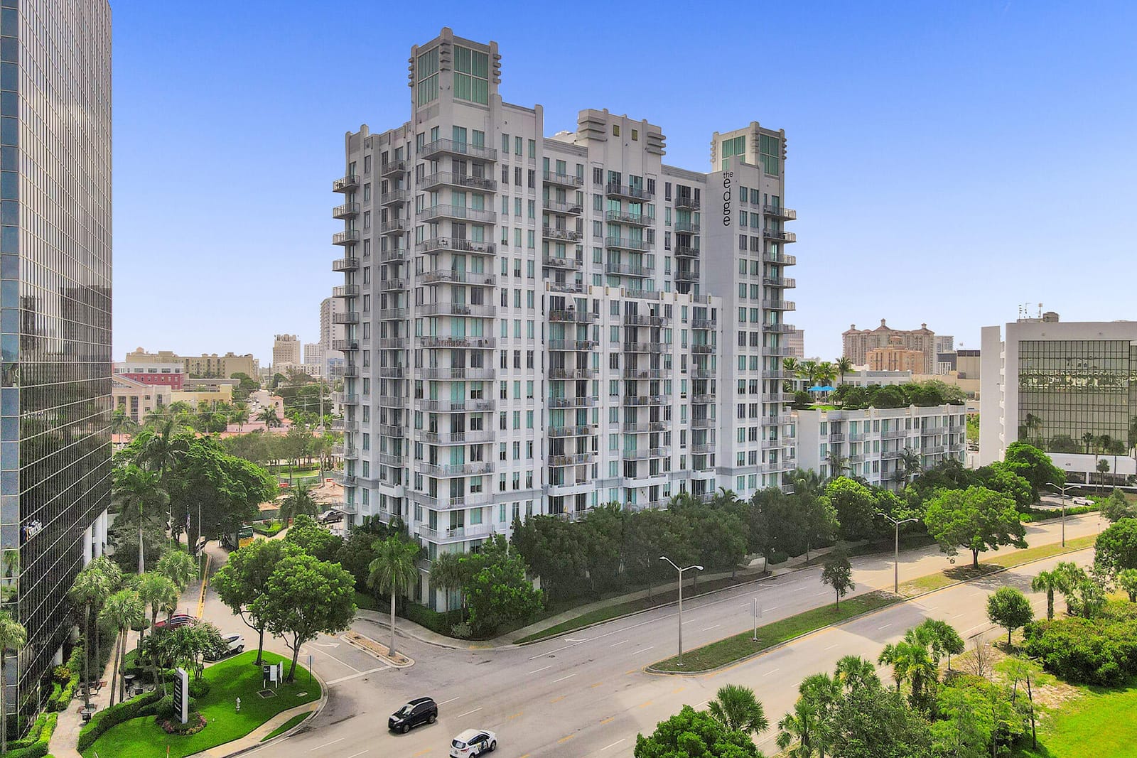 300 S Australian Avenue 1009 — photo 2
