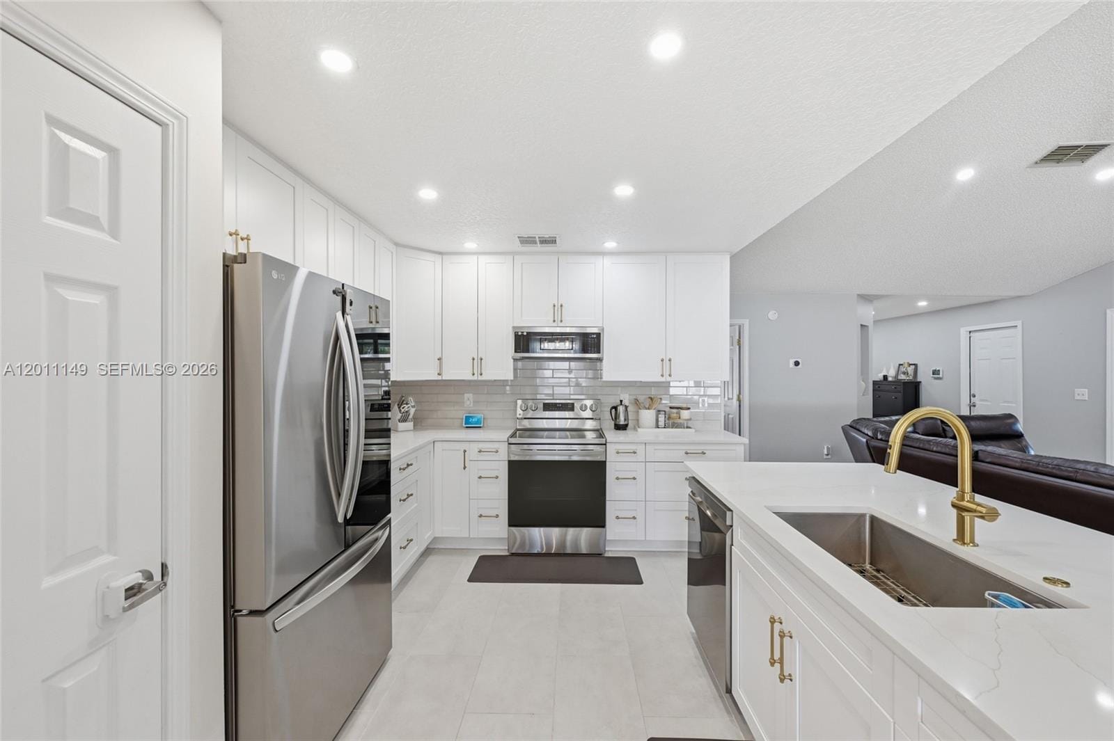 10251 Trevor Creek Drive W — photo 2