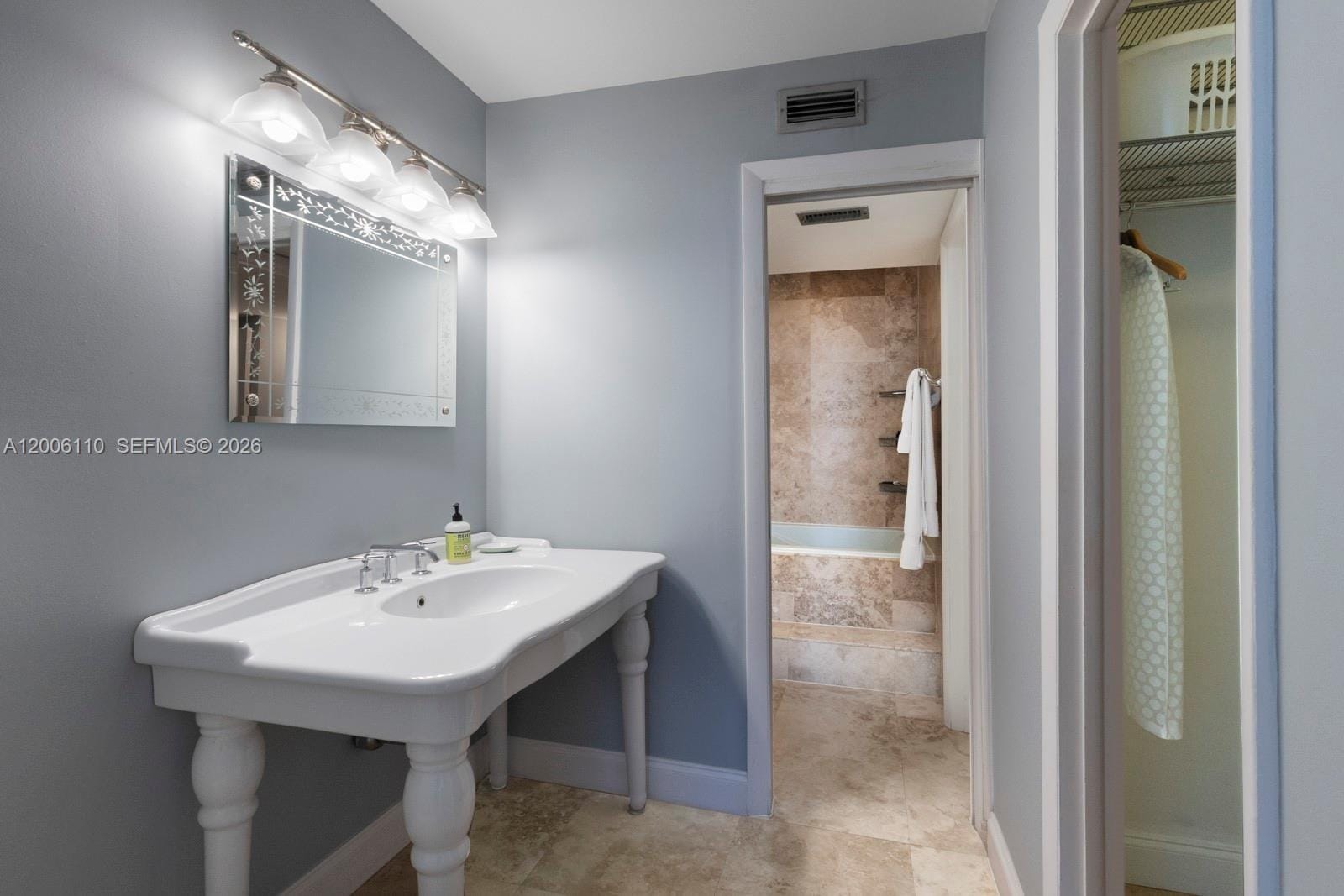 5 Island Avenue LE — photo 8