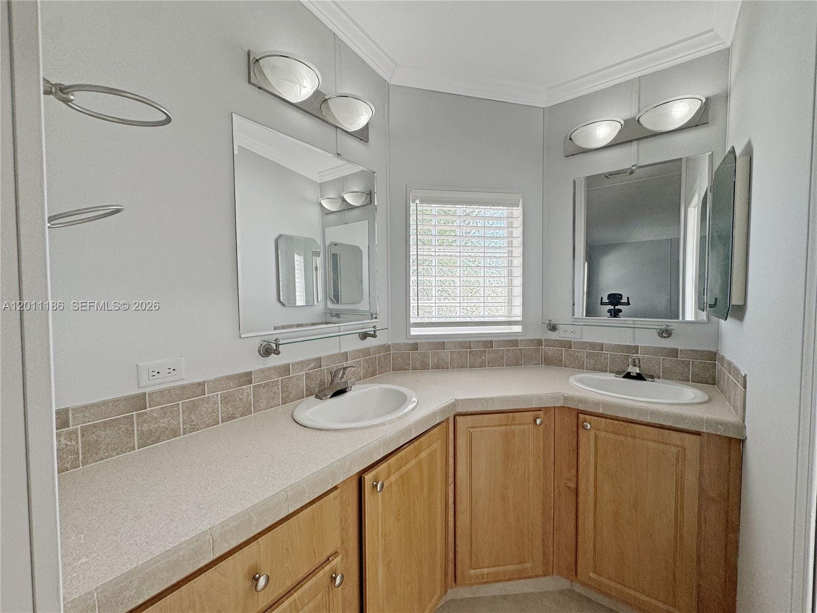 2863 SW 58th Manor — photo 12