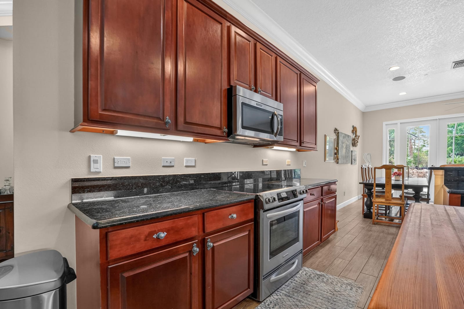 9539 Avenel Lane — photo 7