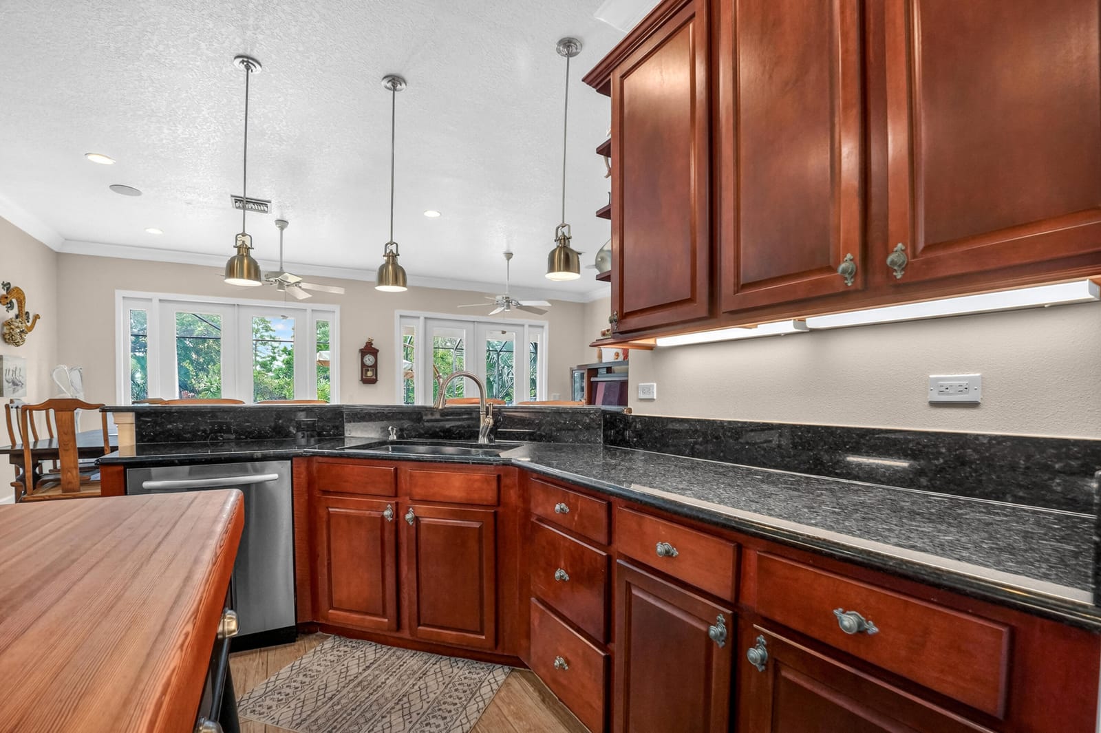 9539 Avenel Lane — photo 8