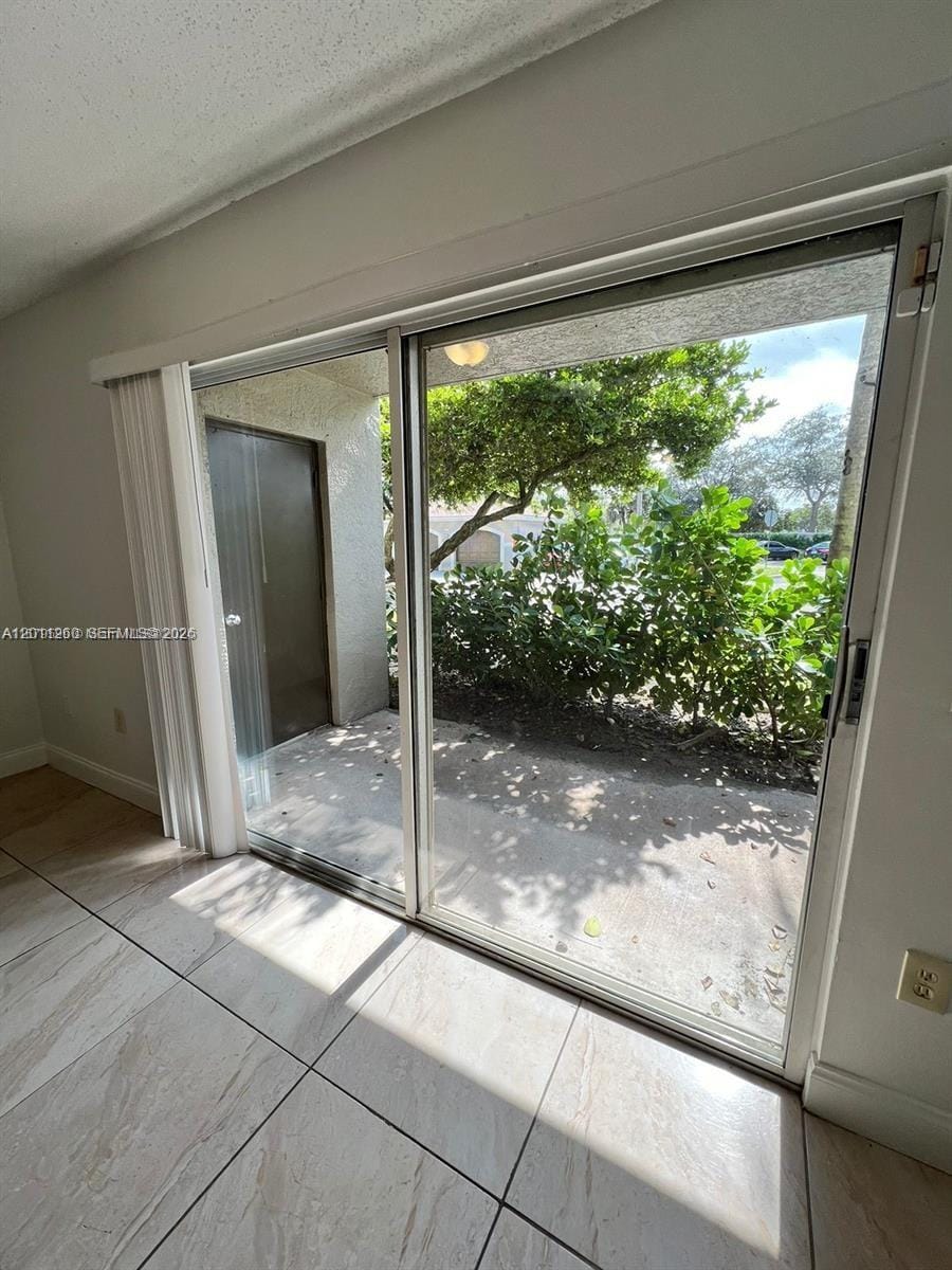 5065 Wiles Road 103 — photo 11