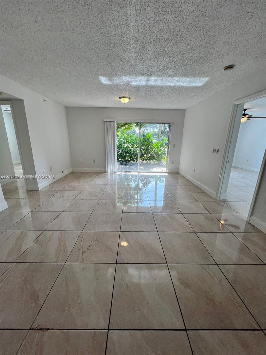 5065 Wiles Road 103 — photo 9