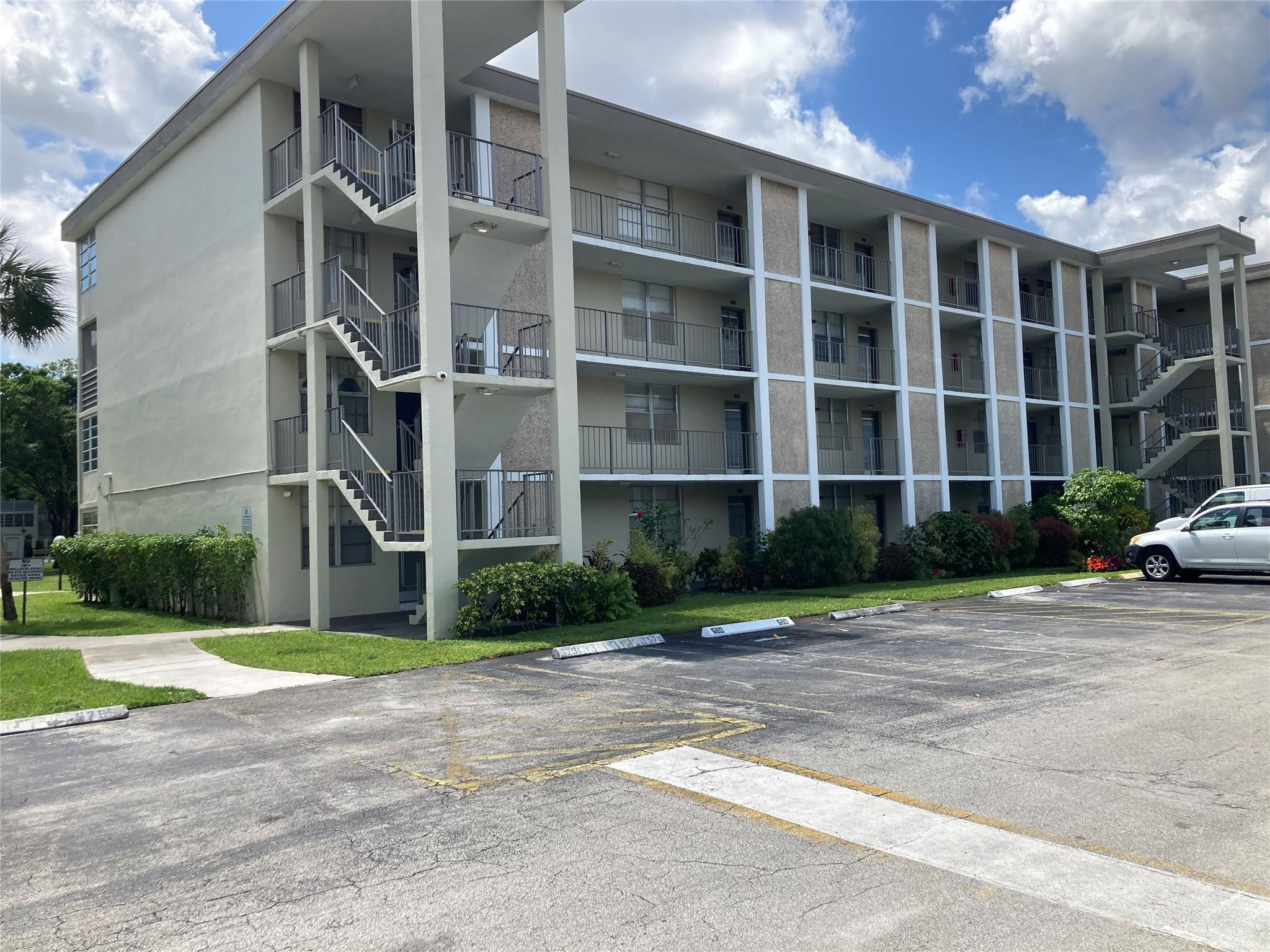 2998 NW 48th Terrace 332, Lauderdale Lakes, FL 33313, Lauderdale Lakes