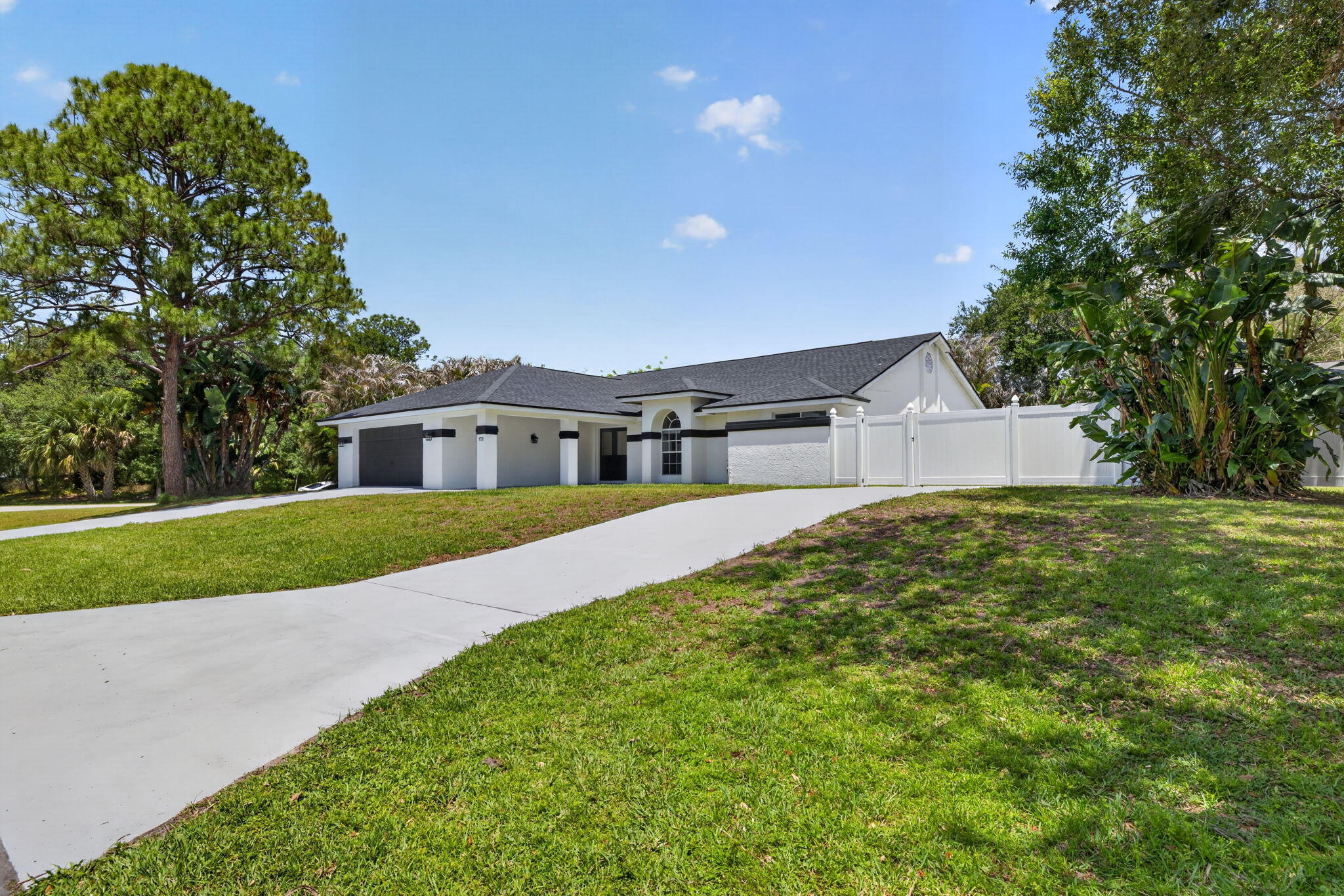 1721 SW Ocean Cove Avenue — photo 8