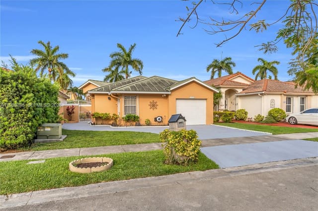 1013 NW 132nd Avenue W, sold in Shoma Homes At Tamiami Ii, Miami, FL